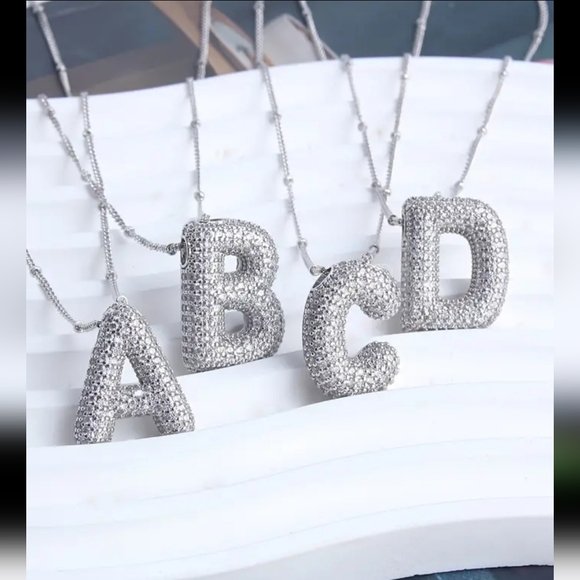 Elegant Silver Initial 'B' Pendant Necklace - Picture 2 of 3
